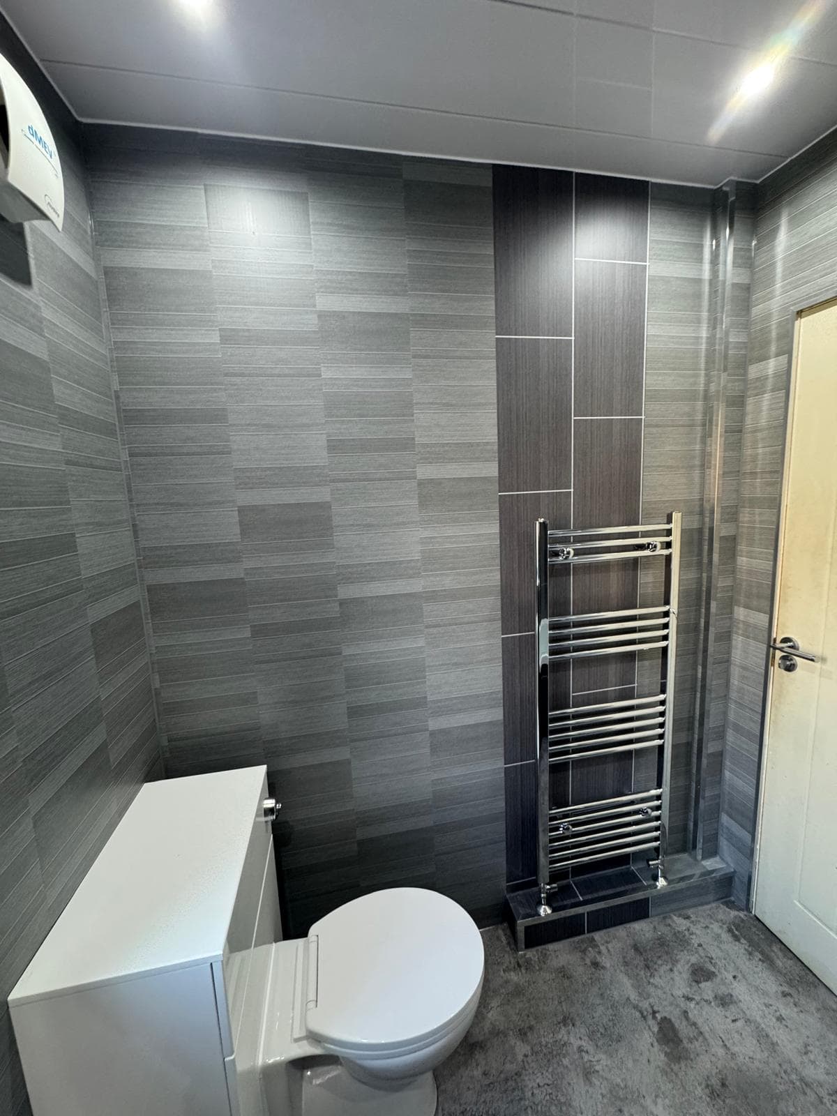 Example bathroom finish 12